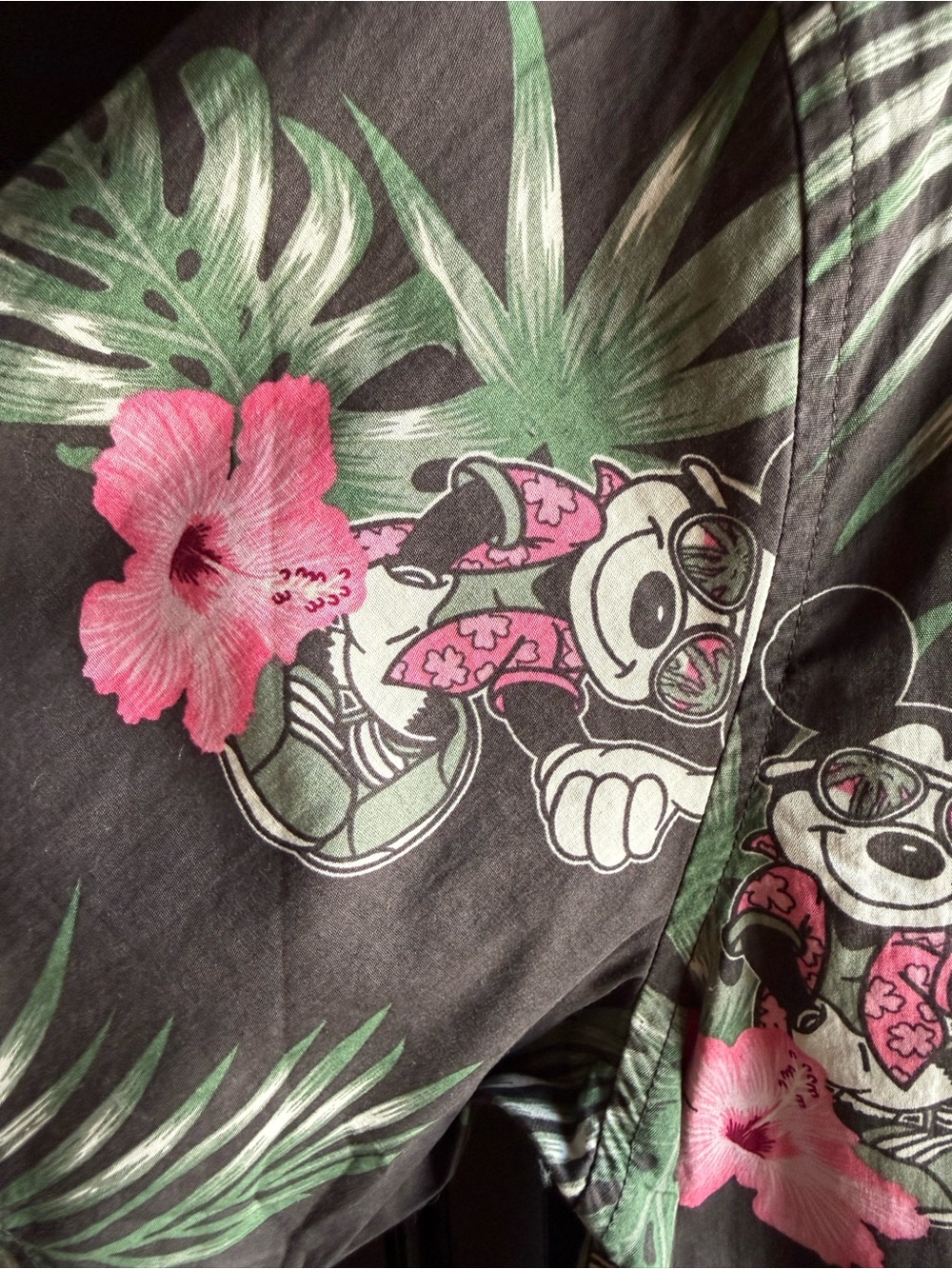 NWT Disney Neff Men’s Short Sleeve Mickey Mouse Tropical Button Down Size M - Picture 5 of 8